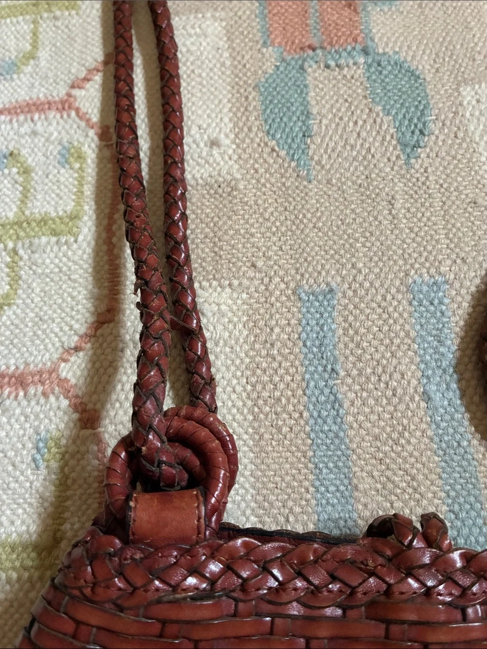 Woven Crossbody Bag in Brown - Classic Handcrafted Style